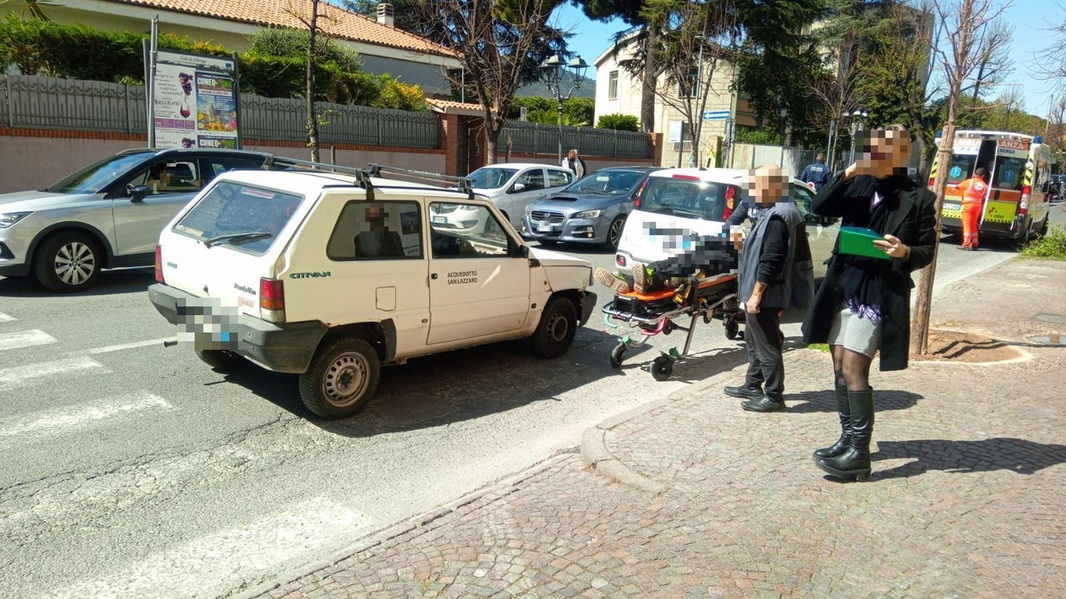 Albenga Tamponamento Tra Auto In Via Leonardo Da Vinci Un Ferito