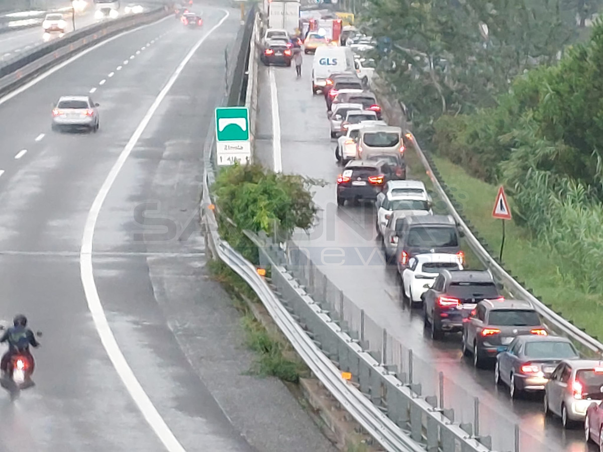 Incidente In Autostrada Sulla Complanare Di Savona Due Mezzi Coinvolti