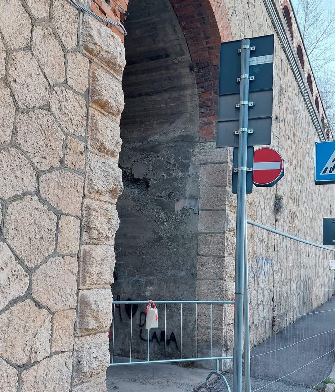 Albisola, chiuso il sottopasso vicino alla stazione per infiltrazioni: transennato l’accesso – Savonanews.it