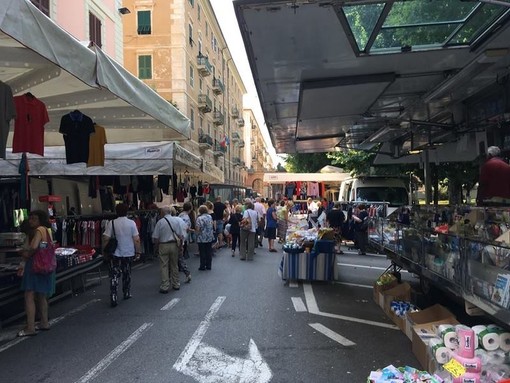 Savona, lo spostamento di alcune aree del mercato del lunedì accende la commissione. Consigliere Dell'Amico: &quot;Il problema sta nella dispersione&quot;