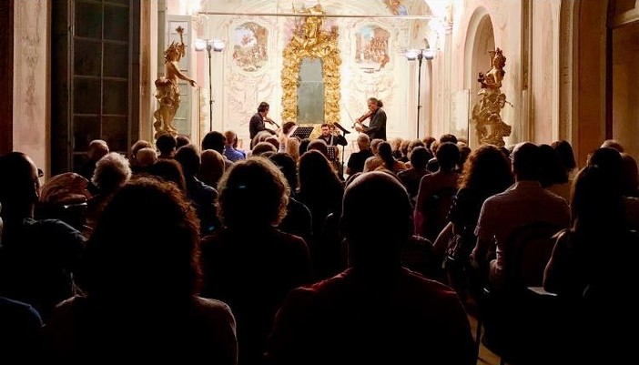 Albissola Marina, folklore e barocco si uniscono nel “Voxonus Duo e percussioni”