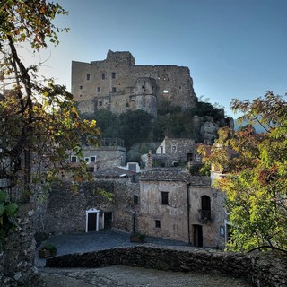 Val Neva, su il sipario. A Castelvecchio di Rocca Barbena, Zuccarello ed Erli torna il &quot;FestivalContrario&quot;