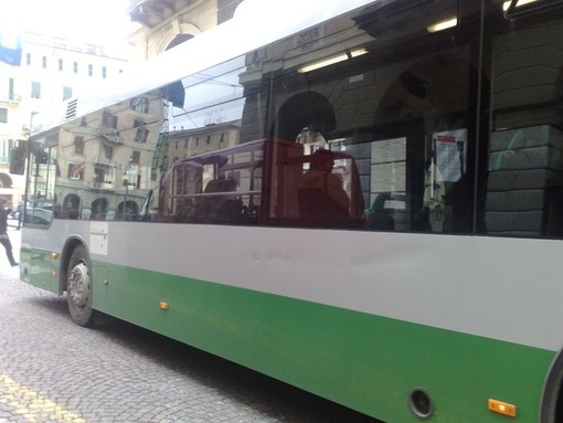 Albenga, domani variazione servizio bus per lo spettacolo pirotecnico