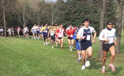 Pontinvrea inaugura il Giro della Liguria di corsa campestre