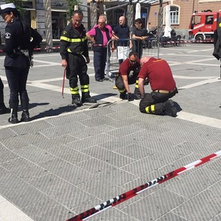 Savona, smottamento in piazza Sisto IV: sopralluogo dei Vigili del Fuoco