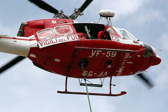 Cade in moto nei boschi di Millesimo: intervento dell'elicottero