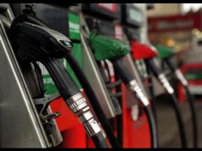 Benzina, il Codacons: prezzi fuori controllo è emergenza nazionale