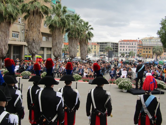 210⁰ anniversario di fondazione dell'Arma dei Carabinieri: le celebrazioni a Savona nella Piazza del Brandale (FOTO)