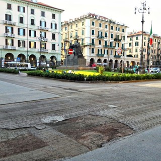 In piazza Mameli a Savona, la &quot;Giornata dell'Unità Nazionale e delle Forze Armate&quot;