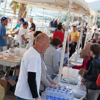 #Loanosolidale: Arrivano in 650 a Loano per esprimere solidarietà al Comune di Visso