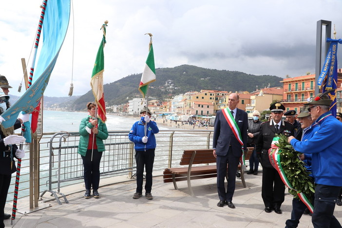 Alassio celebra la Festa della Liberazione coi più giovani: premiati i vincitori del concorso indetto dall'Anpi