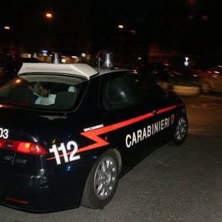 Savona, ruba due macchine, fugge alt e investe una Carabiniere: notte brava per un 36enne savonese