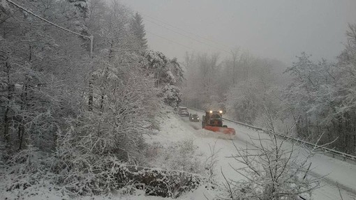 A6 chiusa per neve: i mezzi pesanti saranno 'stoccati' nel parcheggione di Ferrania