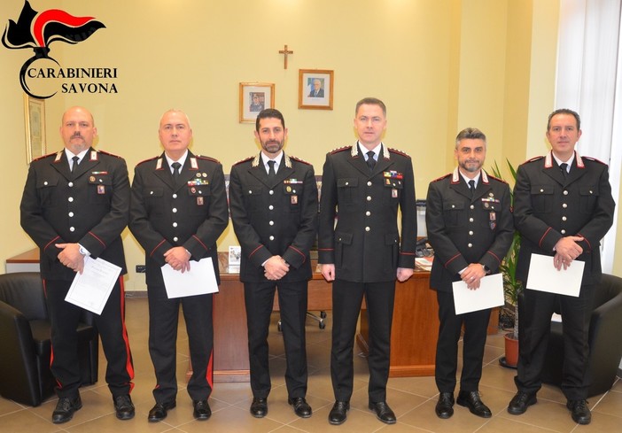 Loano, sventarono una rapina nella filiale della Crédit Agricole: premiati 4 carabinieri