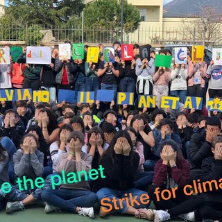 Anche i bambini della scuola di Leca d'Albenga partecipano al &quot;Fridays For Future&quot;