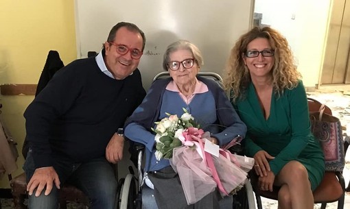 Millesimo, festa per i 100 anni della signora Irma (FOTO)