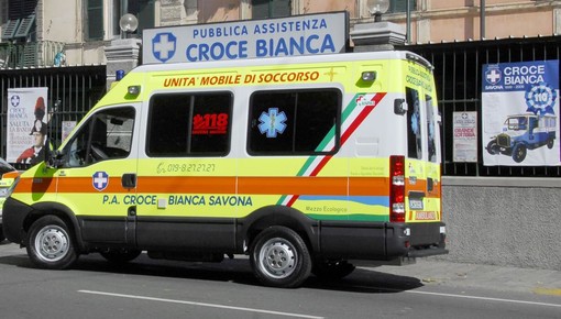 Savona, bambino investito in via Martiri della Libertà: codice giallo al San Paolo