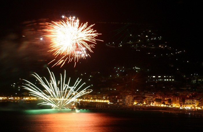 Alassio: fuochi d'artificio a Ferragosto