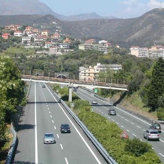 Tamponamento tra due auto: incidente sulla A10 tra Finale e Spotorno