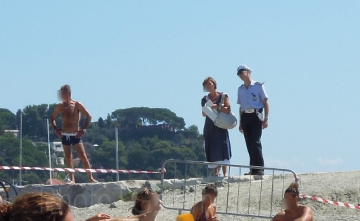 Albissola Marina: la Municipale transenna la spiaggia