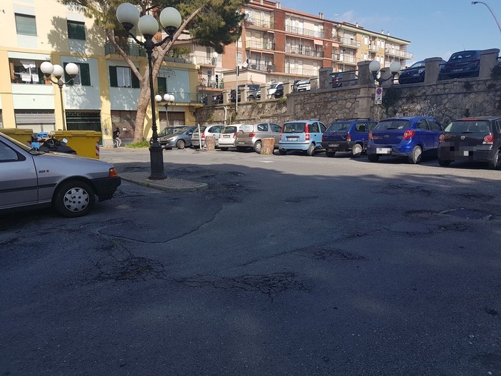 Albenga, rifacimento di piazza Matteotti: i parcheggi rimarranno liberi