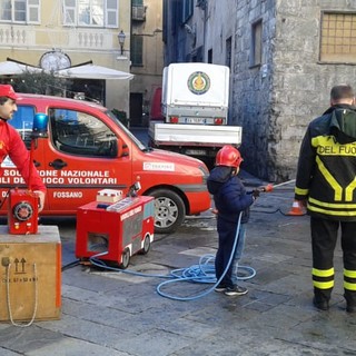 Albenga, ieri la tradizionale &quot;Befana dei Vigili del Fuoco&quot; (FOTO)