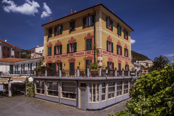 Hotel Miramare Noli: una storia di Famiglia lunga 100 anni