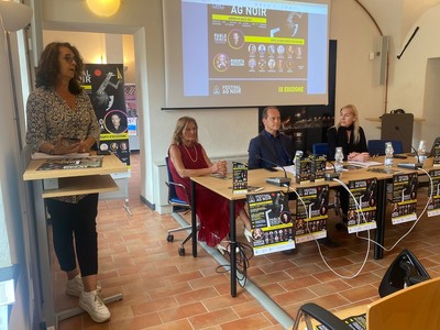 Andora, Andrea Pinketts a Sotto l'archetto presenta Savona in giallo 