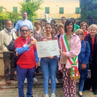 Pietra, dal Gruppo Auser una donazione alla rp Santo Spirito con i proventi dello spettacolo per la Festa della donna