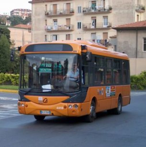 Domenica a Spotorno deviate linee bus Tpl