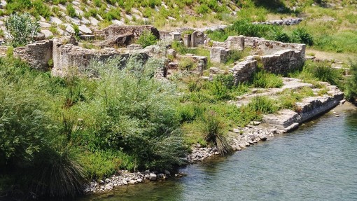 Scheletri e resti ossei ritrovati ad Albenga nel letto del fiume Centa