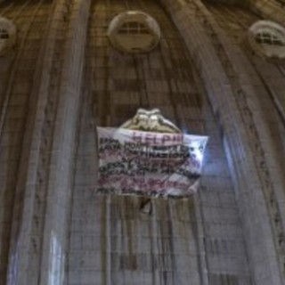 Appeso sulla Cupola di San Pietro: 30000 imprese balneari coinvolte