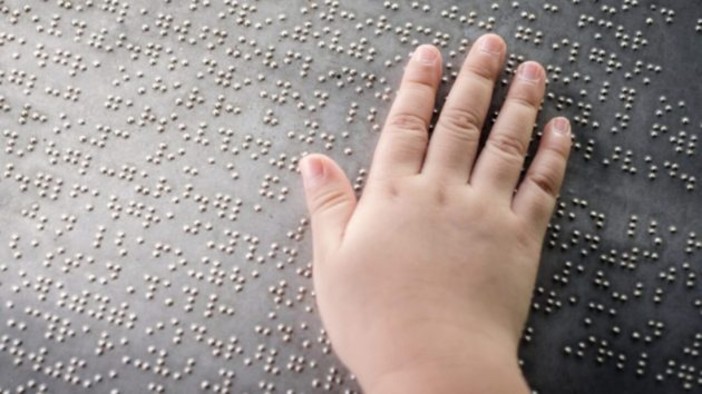 Oggi è il World Braille Day: leggere e scrivere con le dita, a tutte le età