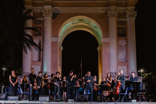 Finalborgo, ai Chiostri torna la BRG Orchestra con Greta Dressino, Paolo Bortolotti e Riccardo Pampararo