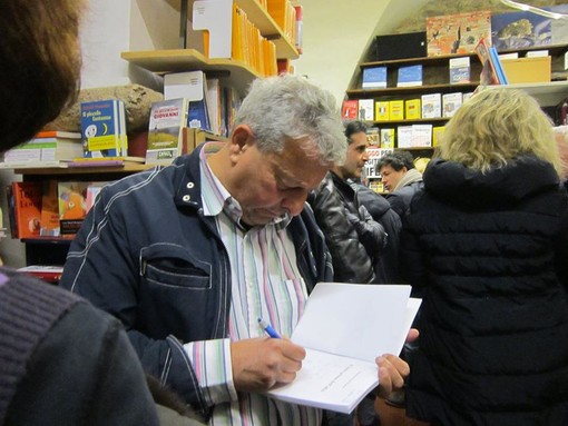 Il &quot;giallista&quot; Pupi Bracali presenta a Ceriale il suo nuovo romanzo