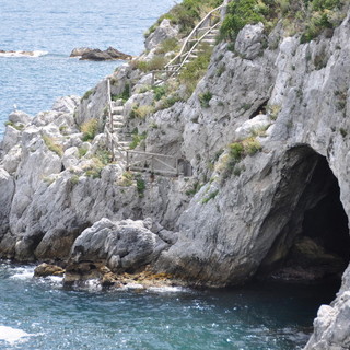 Bergeggi, domenica visita guida alla Grotta Marina