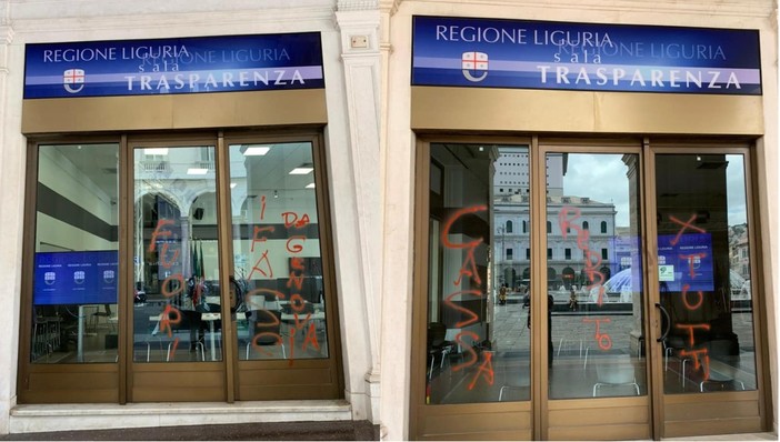 Regione, vandalizzata la sala della trasparenza. Toti: &quot;Vergogna&quot; (FOTO)