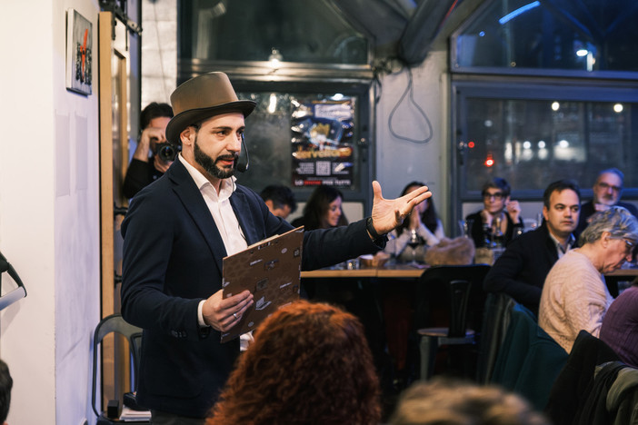 Cena con delitto, il nuovo tour di Rigliaco parte da Loano