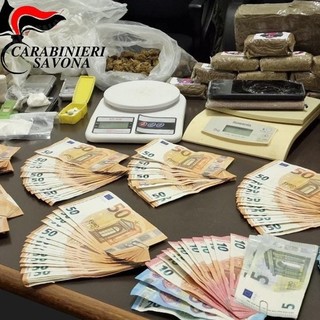 Spotorno, aveva trasformato casa sua in un market della droga: 57enne arrestato dai carabinieri