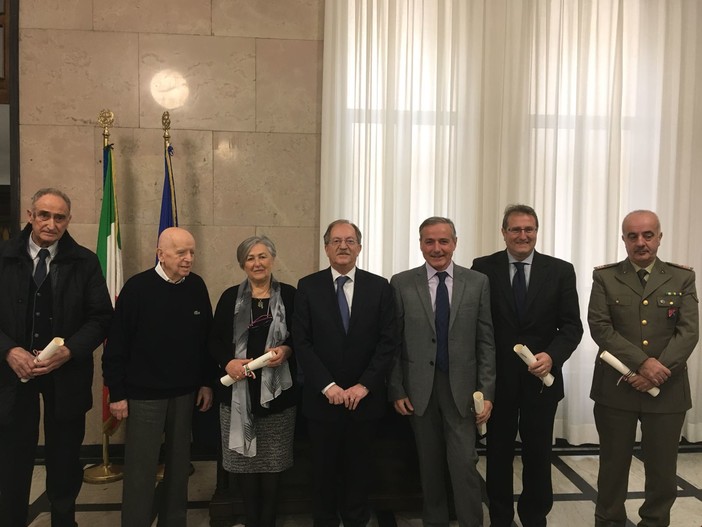 Savona, il prefetto consegna le onorificenze dell’Ordine “Al merito della Repubblica italiana” (FOTO)