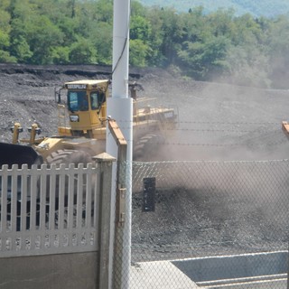 Vado: nuvole di polvere dal carbonile di Tirreno Power? Figurati (speriamo piova)