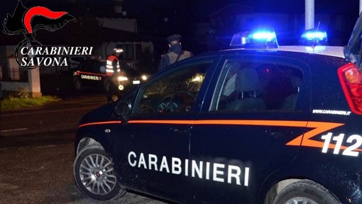 Savona, straniero dà in escandescenze e aggredisce i carabinieri: arrestato