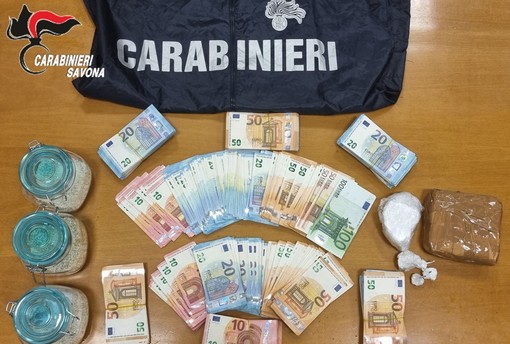 Smantellata centrale di spaccio nel centro di Savona: arrestato un cittadino straniero, i carabinieri sequestrano cocaina e 22 mila euro