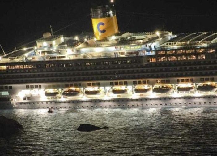 Naufragio Costa Concordia: 19 tedeschi denunciano Schettino e Ufficiali