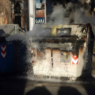 Savona, preso il piromane dei cassonetti