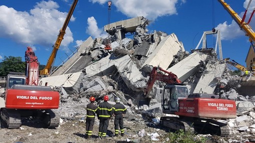 Le prime drammatiche voci al 112 per il crollo del viadotto