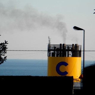 Costa Crociere si becca la bandiera nera da Legambiente. E l'irritata Goletta non ha ancora respirato a fondo Savona