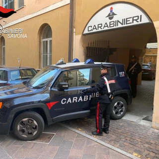 Minacce e persecuzioni all'ex moglie, ma il divieto di avvicinarsi non lo ferma: un 33enne in manette a Pietra Ligure