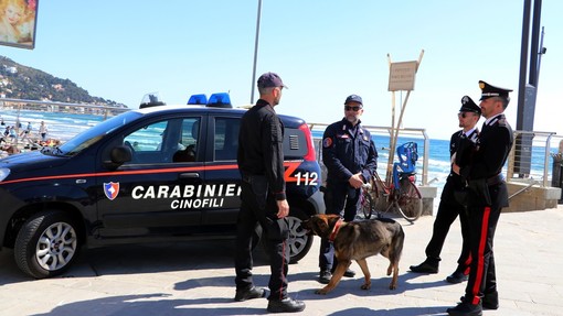 Si alzano da tavola con delle scuse e scappano senza pagare il conto: 4 giovani torinesi fermati dai carabinieri