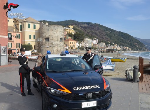 Laigueglia, armato di coltello rapina due ragazzi: 46enne arrestato dai carabinieri